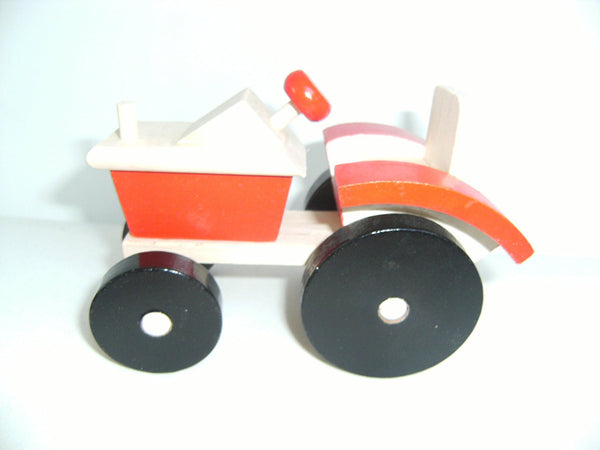 Traditional Wood and Fun Farm Tractor - hanrattycraftsgifts.co.uk