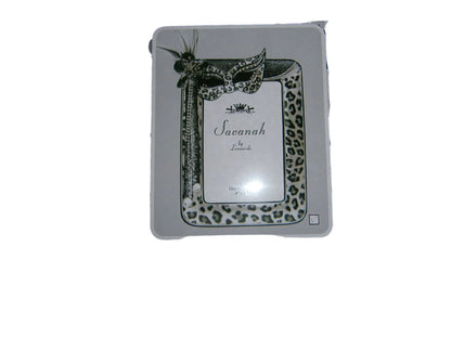 savanah by leonardo photoframe gold or black pattern 4"x6" one supplied - hanrattycraftsgifts.co.uk