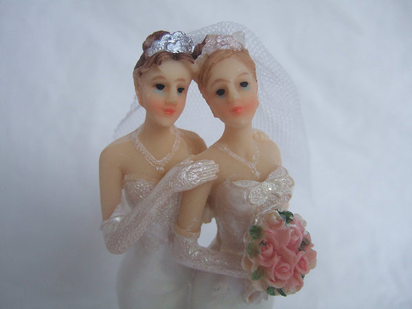CLUB GREEN Resin Same Sex Female Couple Dress, White - hanrattycraftsgifts.co.uk