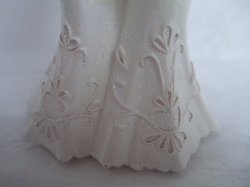 CLUB GREEN Resin Same Sex Female Couple Dress, White - hanrattycraftsgifts.co.uk