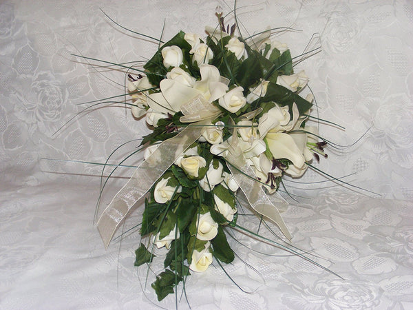 Star Lily Ivory Bouquet set with rose buds - hanrattycraftsgifts.co.uk