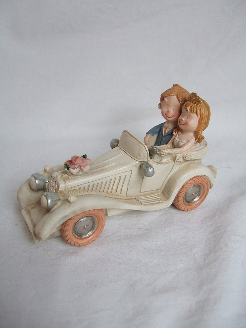 CLUB GREEN Resin Bride and Groom In Car, Ivory, 150 x 70 x 70 mm - hanrattycraftsgifts.co.uk